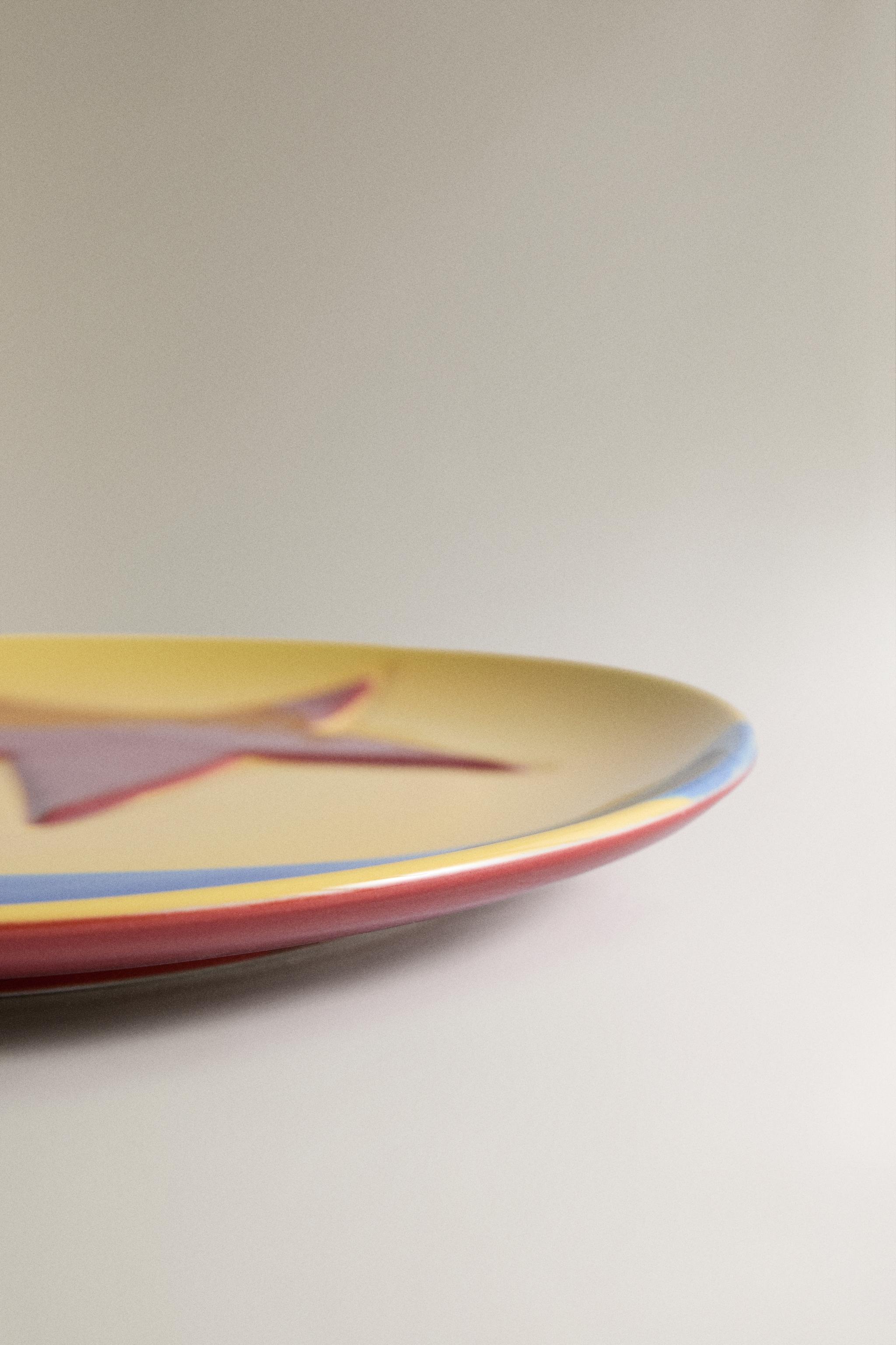 KIDS' MONSTERS, INC. ©DISNEY/PIXAR PIXAR BALL STONEWARE PLATE